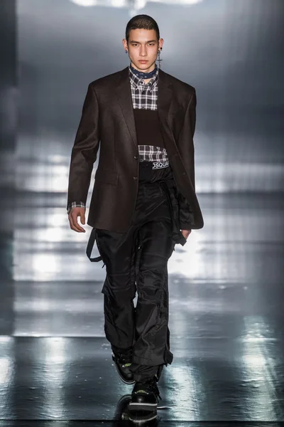 Look 45